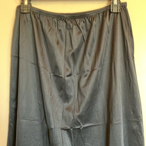 Gorgeous vintage half slip by J. C. Penney, excellent condition, size large! - Picture 7 of 16